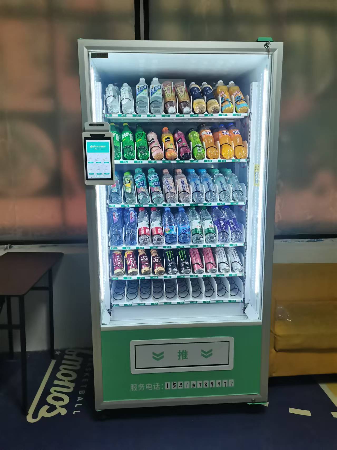 智購科技自動(dòng)售貨機(jī)在社區(qū)商業(yè)中的競爭策略與合作模式